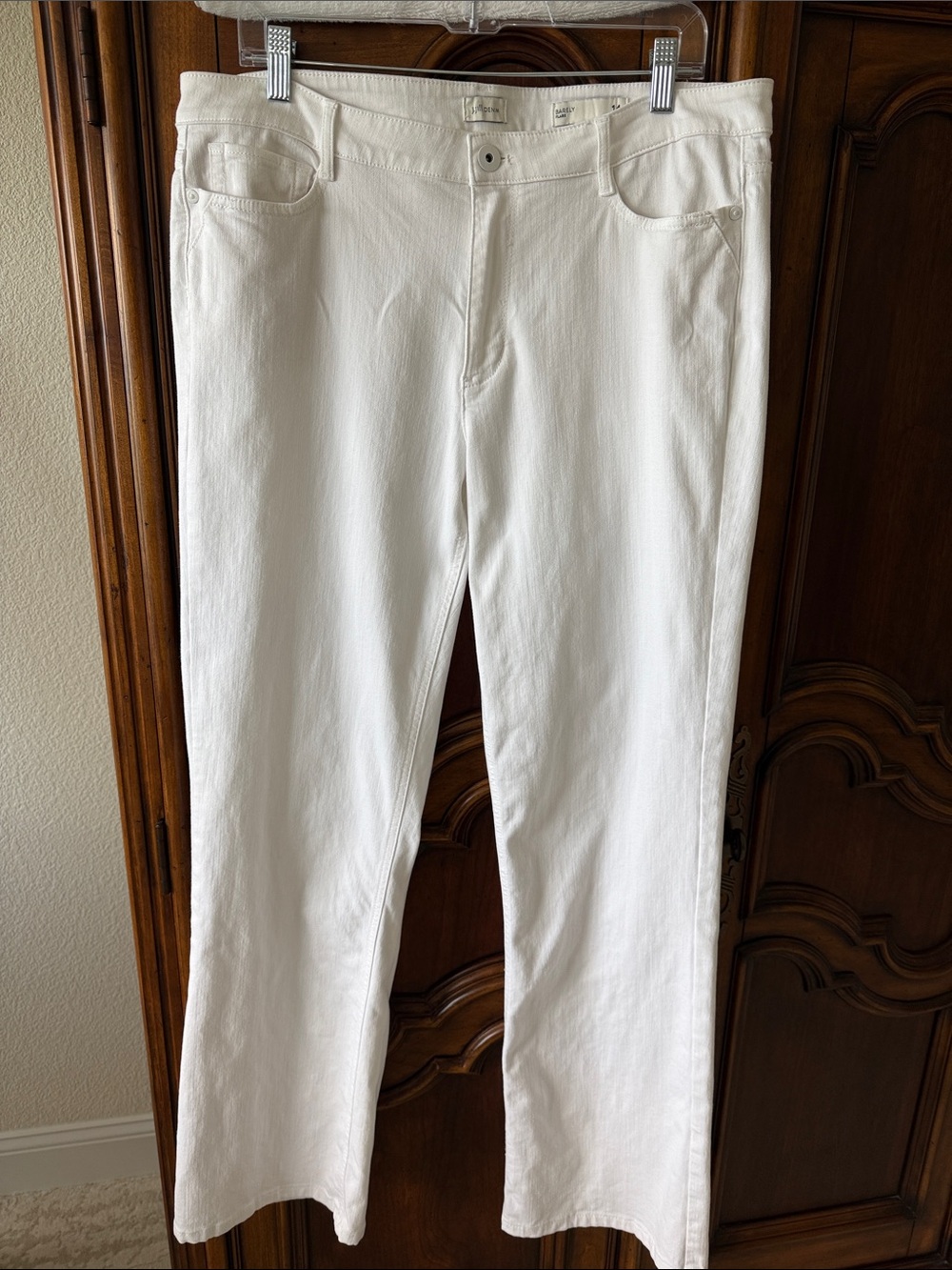 J. Jill Barley Flare White Jeans Size 14 Stretch Denim 31” Inseam
